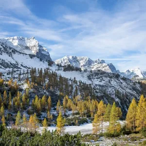 Snow-covered mountain peaks, Spitzkarspitze