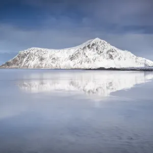 Snowy mountains, Skagsanden, Flakstad Snowy mountains, Skagsanden, Flakstad