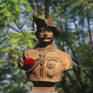 Statue of Chhatrapati Shahaji (1947 to 83), New Palace, Kolhapur, Maharashtra, India, Asia Statue of Chhatrapati Shahaji (1947 to 83), New Palace, Kolhapur, Maharashtra, India, Asia