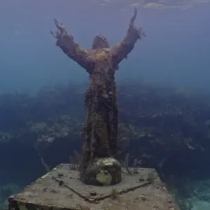Statue of Jesus Christ under water (Christ of the Abyss) Statue of Jesus Christ under water (Christ of the Abyss)