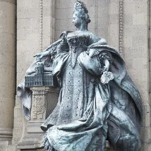 Statue of Sophie Charlotte Statue of Sophie Charlotte