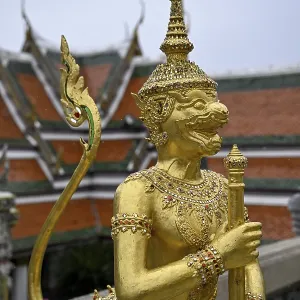Statue in Wat Phra Kaew, Temple of the Emerald Buddha Statue in Wat Phra Kaew, Temple of the Emerald Buddha