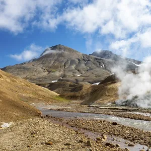 Steaming springs and colourful rhyolite mountains