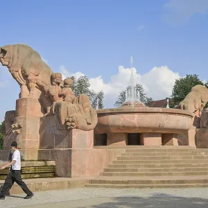 Stierbrunnen, Arnswalder Platz