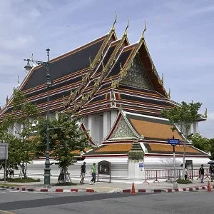 Street scene in front of Wat Pho Street scene in front of Wat Pho