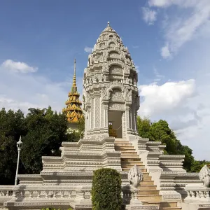 Stupa in Royal Palace Phnom Penh Cambodia Print