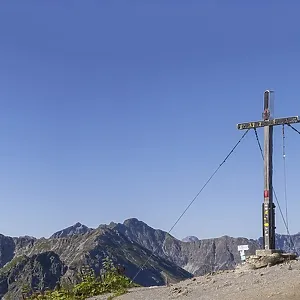 Summit cross on the Fellhorn, 2038m Summit cross on the Fellhorn, 2038m