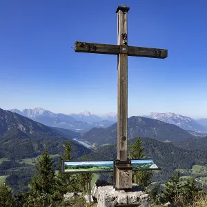 Summit cross on Lidaunberg with Hintersee