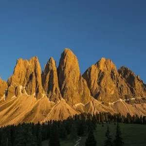 Sunset, glowing Geisler peaks, Villnoesstal
