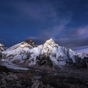 Sunset view from Kala Patthar of Mount Everest