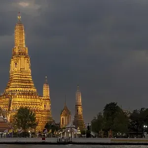 Sunset at Wat Arun, Temple of Dawn