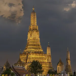 Sunset at Wat Arun, Temple of Dawn