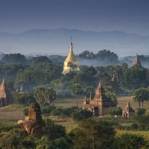 Temples, stupas and pagodas in the temple complex of the Plateau of Bagan