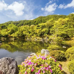 Tenryu-ji garden on a warm spring day in Arashiyama