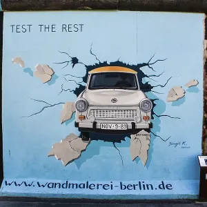 Trabi go West, East Side Gallery, Berlin Wall Trabi go West, East Side Gallery, Berlin Wall