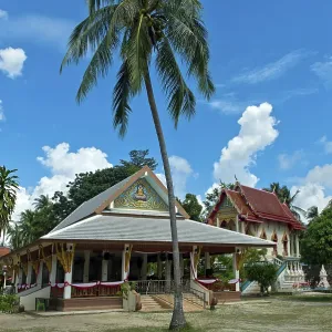 Tropical idyll in the Wat Khiri Mat temple complex