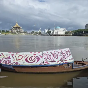 Typical Local Boat, Sarawak River and Sarawak State Legislative Assembly (Old) Typical Local Boat, Sarawak River and Sarawak State Legislative Assembly (Old)