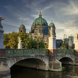 Unter den Linden, view from the castle bridge to Berlin Cathedral Unter den Linden, view from the castle bridge to Berlin Cathedral
