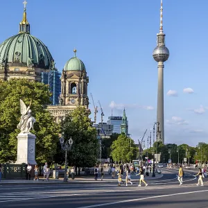Unter den Linden, view from Schlossbrucke to Lustgarten and Berlin Cathedral Unter den Linden, view from Schlossbrucke to Lustgarten and Berlin Cathedral