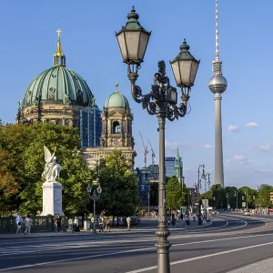 Unter den Linden, view from Schlossbrucke to Lustgarten and Berlin Cathedral Unter den Linden, view from Schlossbrucke to Lustgarten and Berlin Cathedral