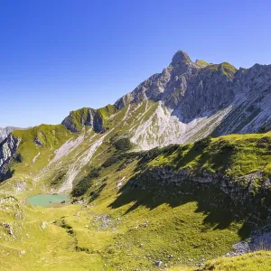 Upper Gaisalpsee, behind it the Nebelhorn (2224m)