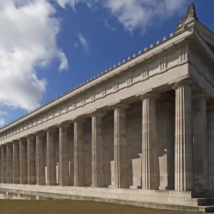 Valhalla Memorial was built as a Greek temple in the style of a Doric Peripteros