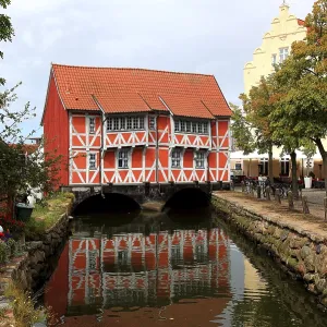 Vaulted, heritage-protected half-timbered house in Runde Grube 4 in the Hanseatic City of Wismar