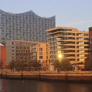 View on Elbphilharmonie and modern apartement buildings View on Elbphilharmonie and modern apartement buildings