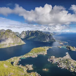 View from the mountain Reinebringen to fishing village Reine