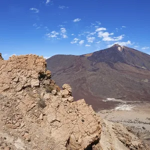View from Sombrero de Chasna to the Canadas with the Teide