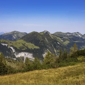 View from the summit of the Einberg to the Trattberg and Alpbichlalm