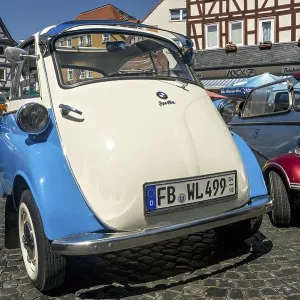 Vintage BMW Isetta Motocoupe, scooter mobile