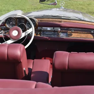 Vintage car, Mercedes Benz W 198 steering wheel Vintage car, Mercedes Benz W 198 steering wheel