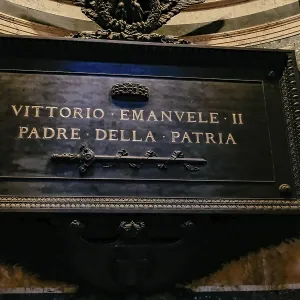 Vittorio Emanuele II Tomb in Pantheon - Temple to the gods of ancient Rome Vittorio Emanuele II Tomb in Pantheon - Temple to the gods of ancient Rome