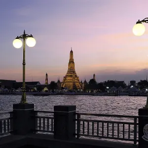 Wat Arun, Temple of Dawn, illuminated in the evening Wat Arun, Temple of Dawn, illuminated in the evening