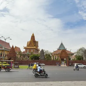 Wat Ounalom, Phnom Penh, Cambodia, Asia Wat Ounalom, Phnom Penh, Cambodia, Asia