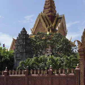 Wat Ounalom on Sisowath Quay, Phnom Penh, Cambodia