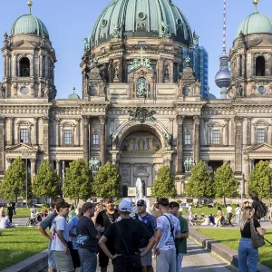 Young tourists in the Berlin Pleasure Garden Young tourists in the Berlin Pleasure Garden