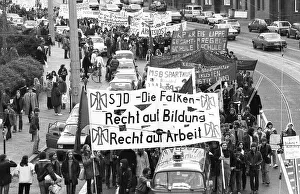 10, 000, called by the trade unions