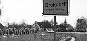 About 100, 000 demonstrators, peaceful and violent