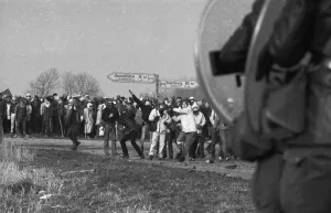 About 100, 000 demonstrators, peaceful and violent