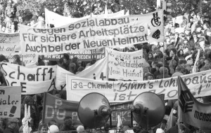 More than 100, 000 followed the DGB's call in 1982 for a large demonstration against unemployment