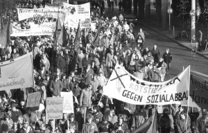 More than 100, 000 followed the DGB's call in 1982 for a large demonstration against unemployment