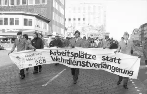 More than 100, 000 followed the DGB's call in 1982 for a large demonstration against unemployment