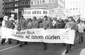 More than 100, 000 followed the DGB's call in 1982 for a large demonstration against unemployment