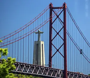 The 113 metre high Cristo-Rei statue of Christ