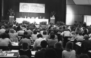 The 11th Federal Youth Conference of the DGB Youth in November 1981 discussed challenges to its organisation