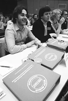The 11th Federal Youth Conference of the DGB Youth in November 1981 discussed challenges to its organisation