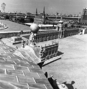 The 1:25 scale model of historic buildings