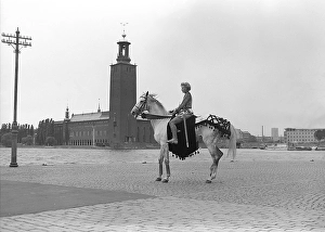In the 1940s. The american movie Jeanne d'Arc is being promoted for it's premiere screening